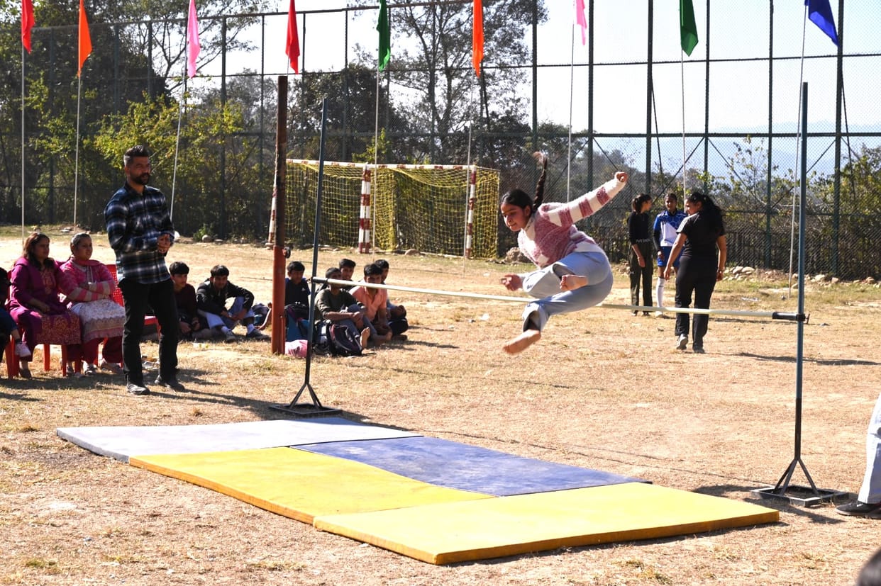 Pooja and Rahul first in 200 meter race