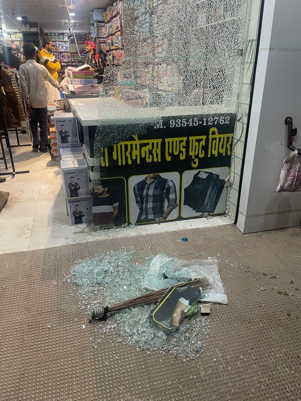 Drunk youths attacked the shop with stones.