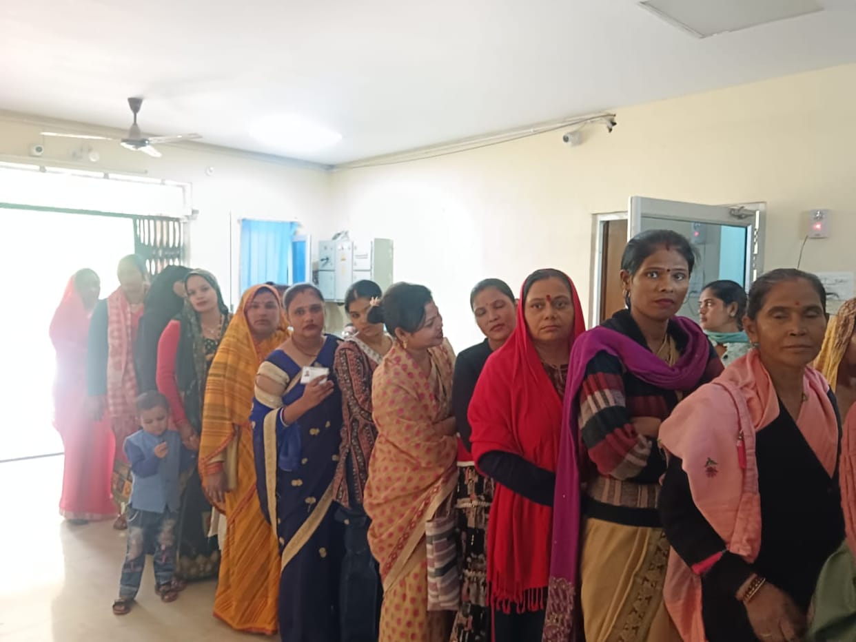 Crowd of ineligible candidates in tailor trade, 38 applications rejected due to lack of knowledge of measurements