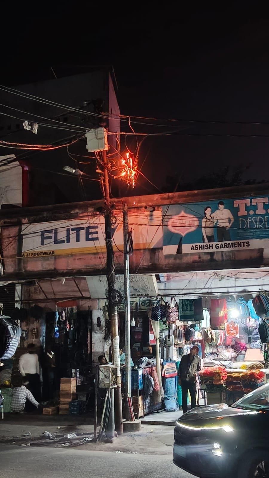 Due to a fault, electricity went off in Jogipura area.