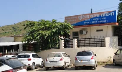 In a ₹50 lakh theft case, police arrested two disguised accused hiding in Delhi