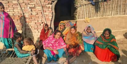 The leopard snatched the innocent child from his mother's lap and made him a prey