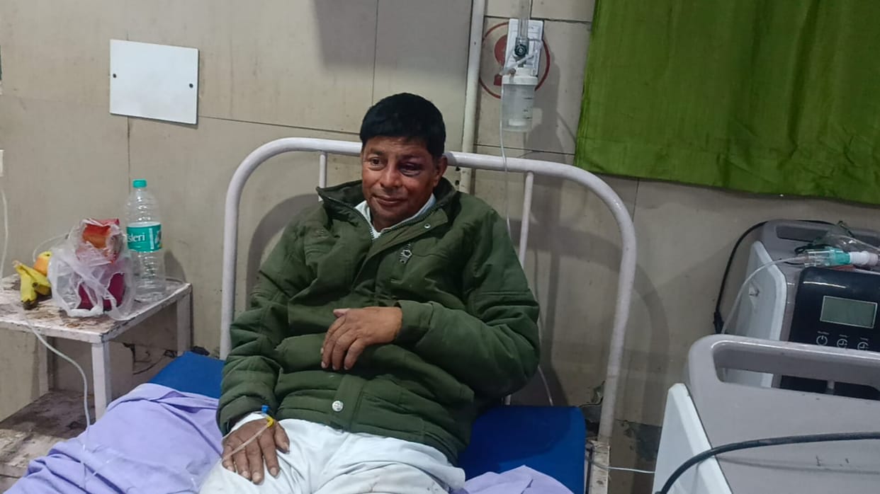 Miscreants beat up and robbed a passenger from Raebareli.
