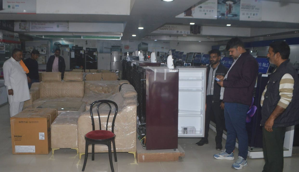 There is a boom in the furniture and electronic market to decorate the daughter's home.
