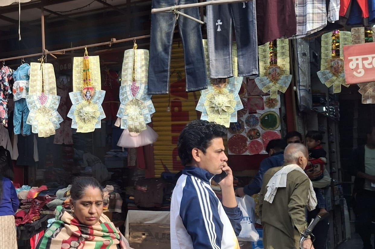 Crisp notes become expensive during the wedding season, even garlands of new notes become expensive.