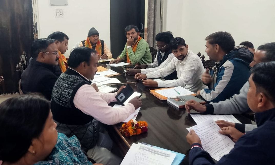 Told the officials about the poor condition of the houses and other problems