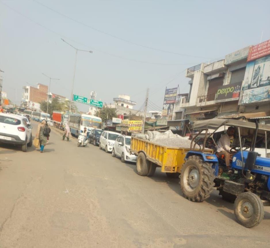 The residents are troubled by the traffic jam at the bus stand in the city.
