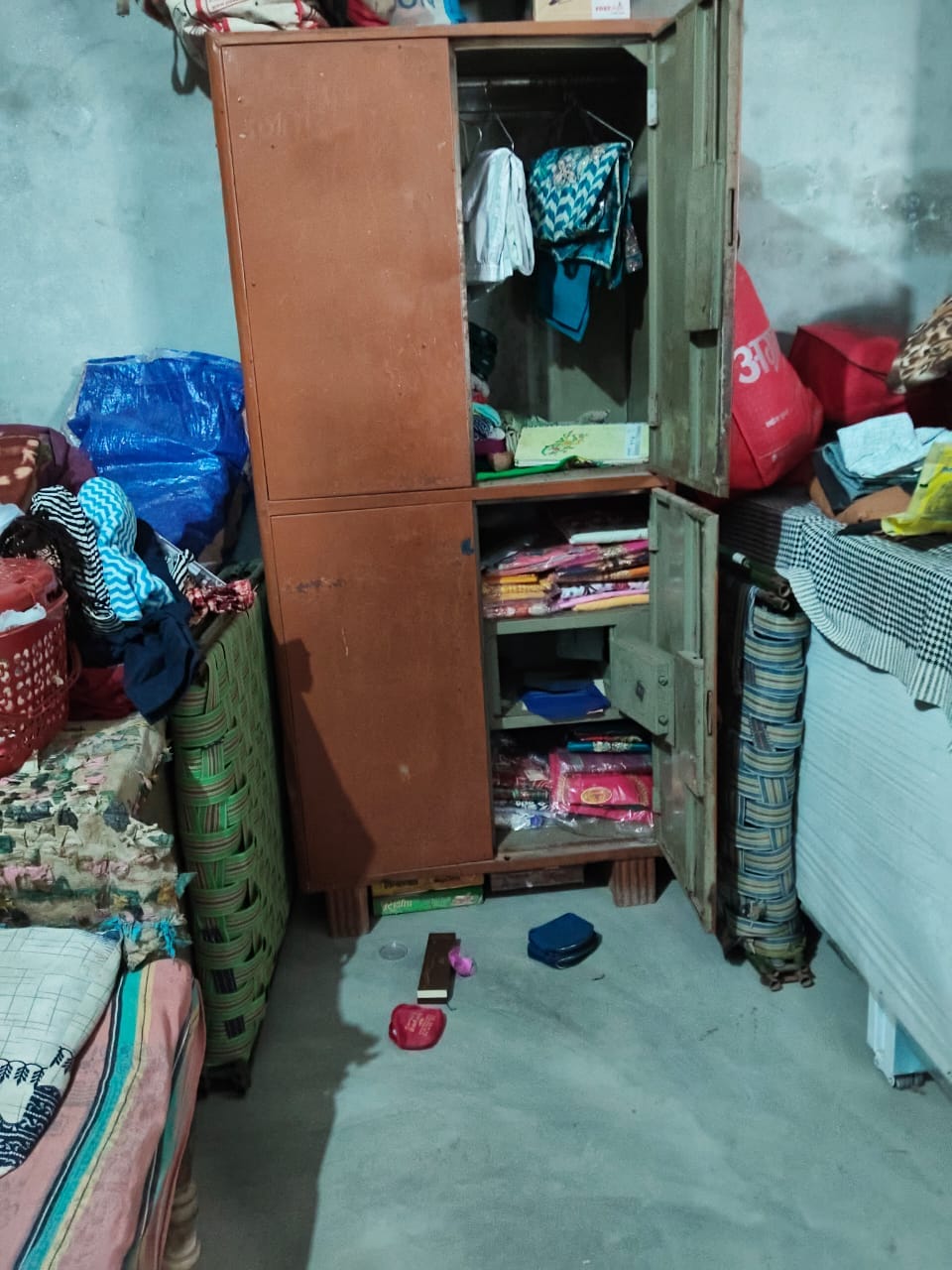 In Kagasar village, a family was locked in a room and two lakh rupees along with gold and silver jewelry were stolen.