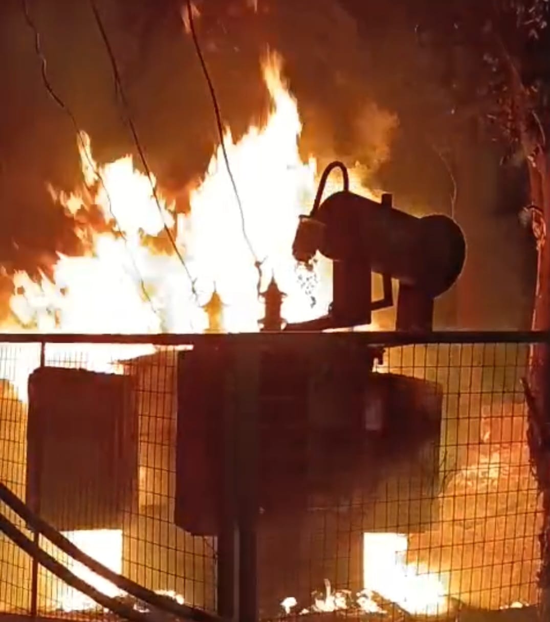 Fire broke out in the transformer, electricity was cut off all night
