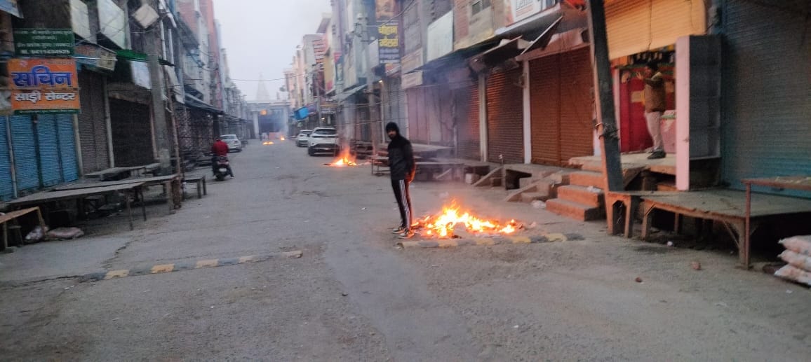 Garbage being set on fire, increasing pollution