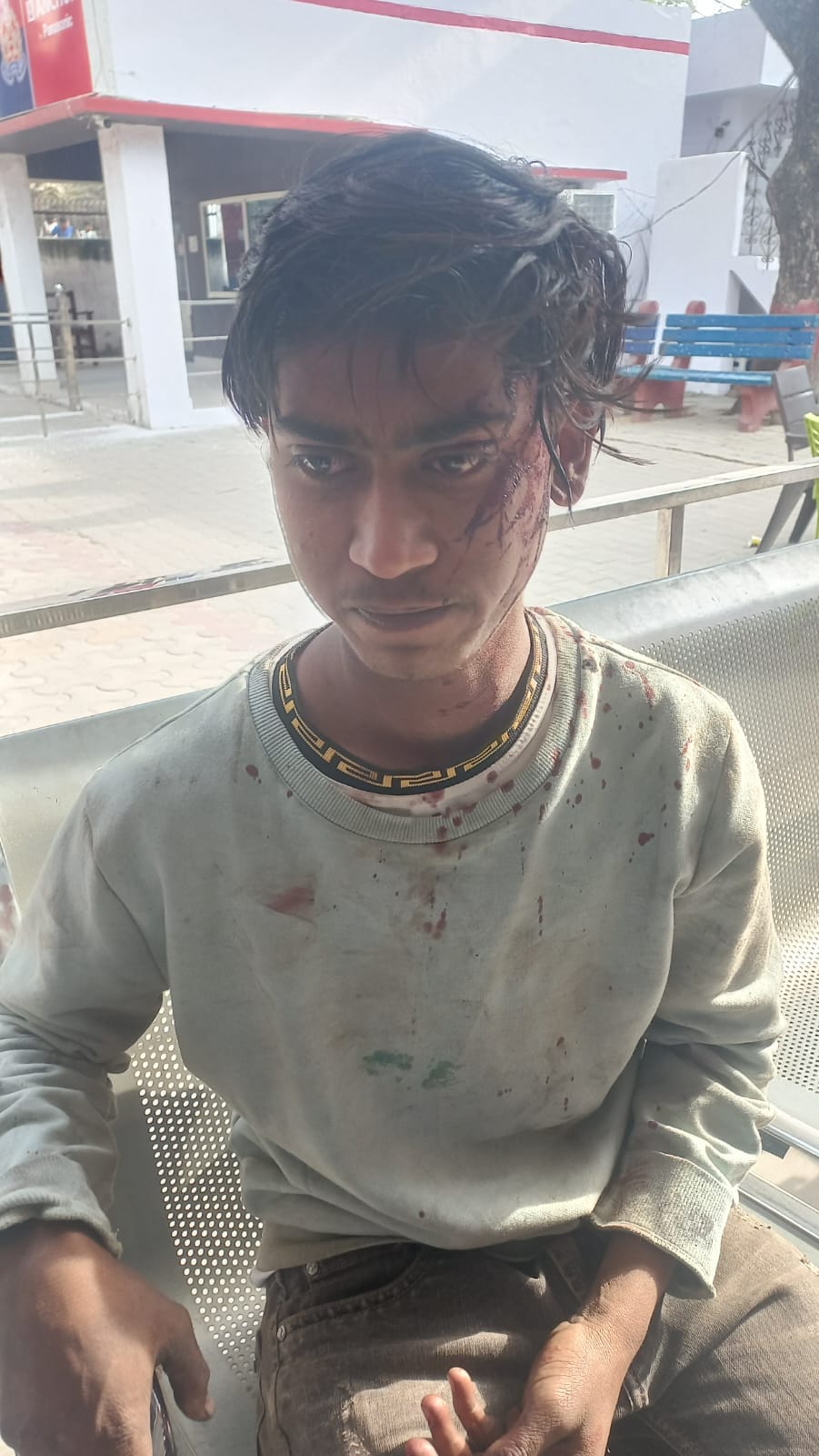 A youth was attacked with a sharp weapon in Nawabgarhi.
