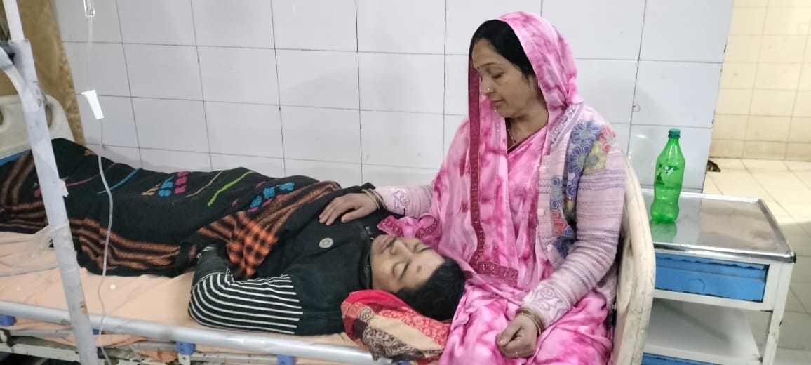 Two youths died of poisoning while returning from Delhi.