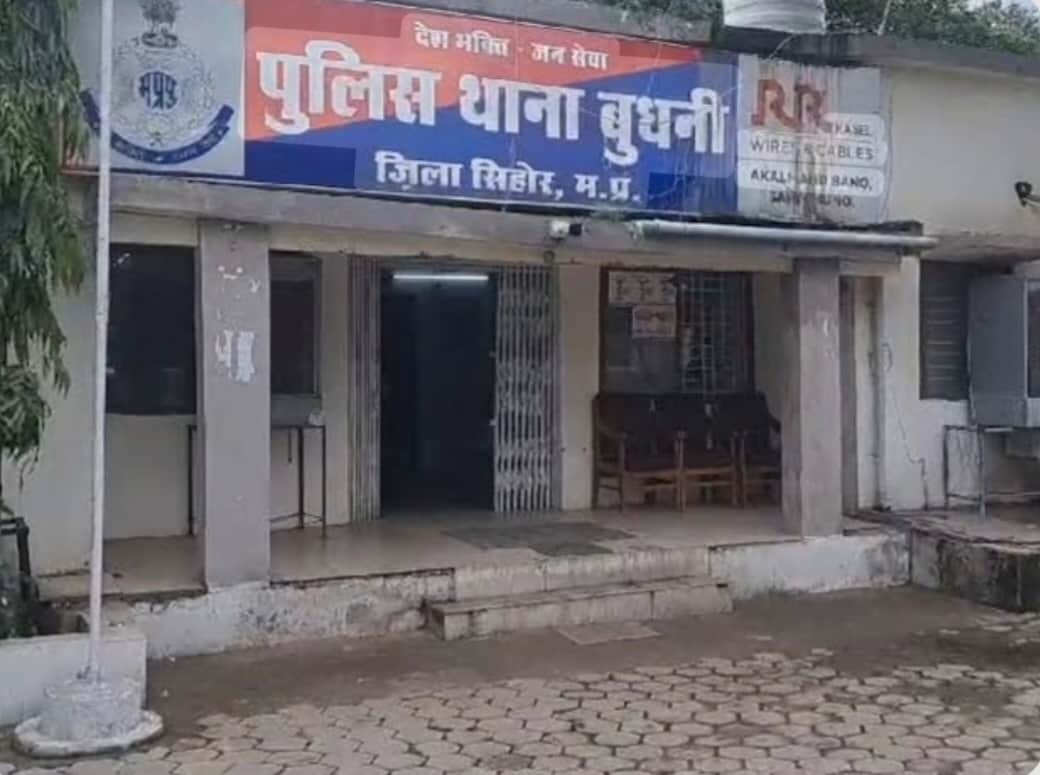 तंत्र-मंत्र का झांसा देकर दो दोस्तों को बनाया शिकार