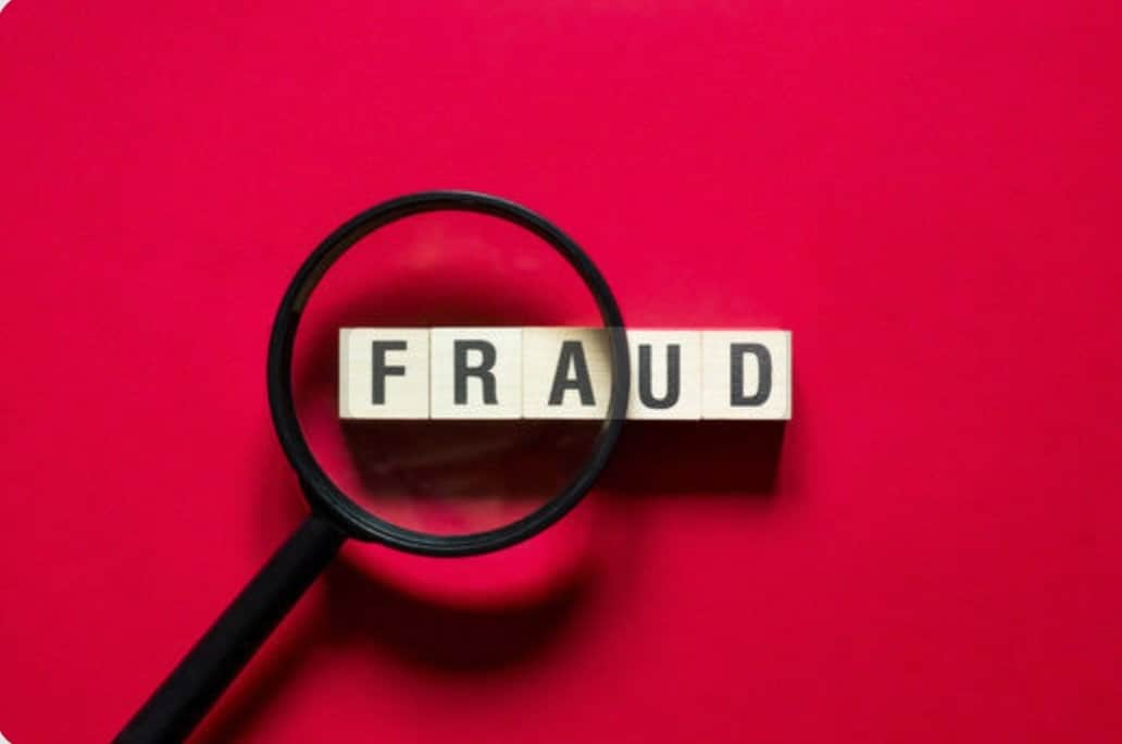 Fraud in Basti under the pretext of bringing back a missing son; accused absconds with jewelry.