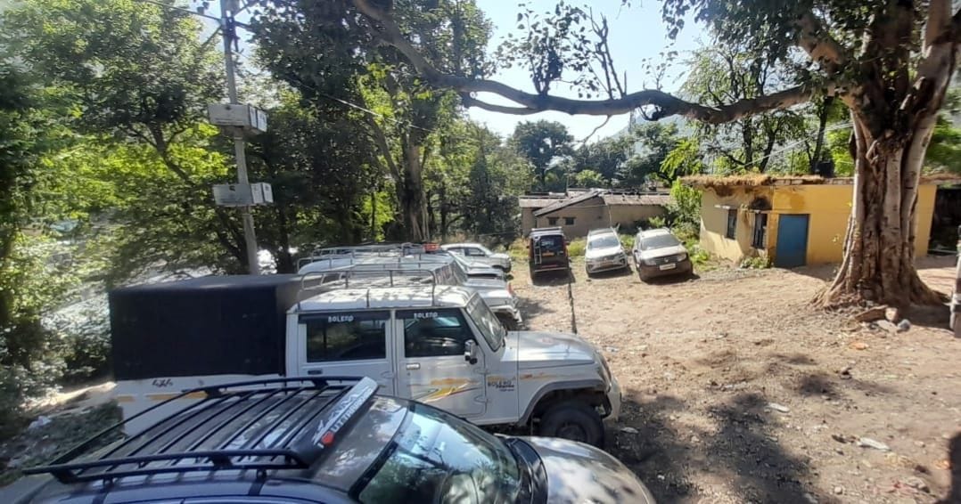 When will the wait for parking in Dharchula end?