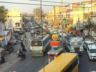 NH got jammed again, two ambulances also got stuck.