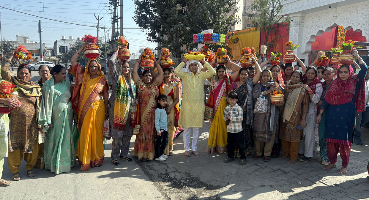 Kalash Yatra taken out on the occasion of Shri Ram Katha