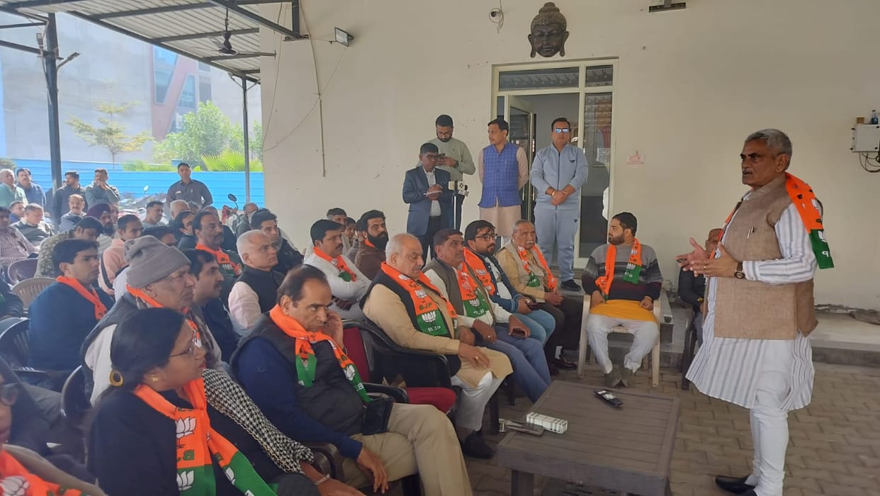 Grover demands probe into scams related to construction of ITI, Rajiv Gandhi Stadium and new OPD
