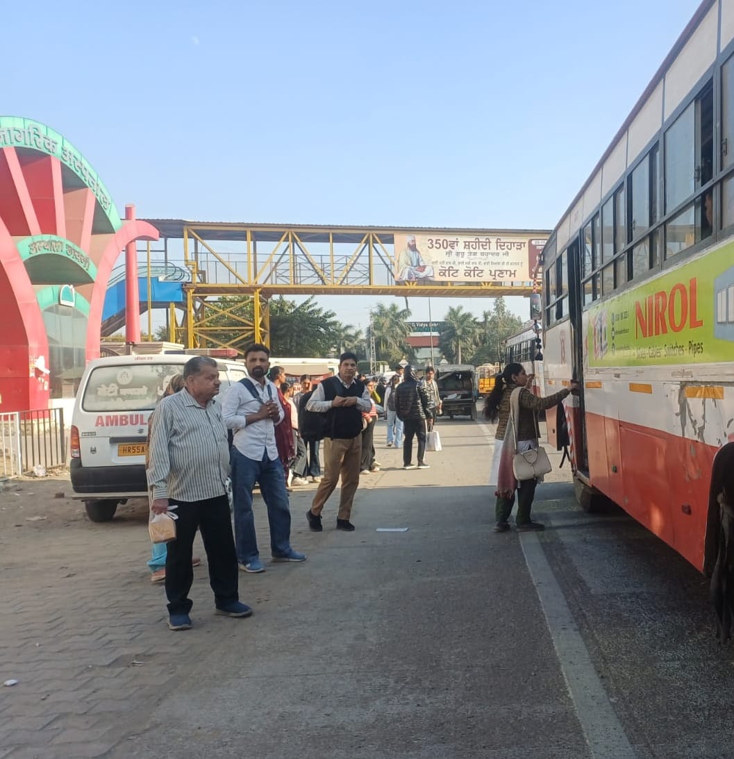 Transport Minister's advice ignored, buses not stopping at bus queue shelters