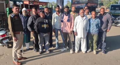 Passers-by near the railway station were taught the lesson of staying away from drugs.