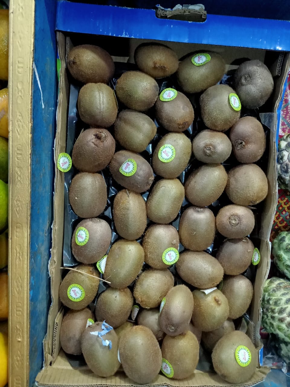 Iranian kiwis sour business for Bageshwar traders