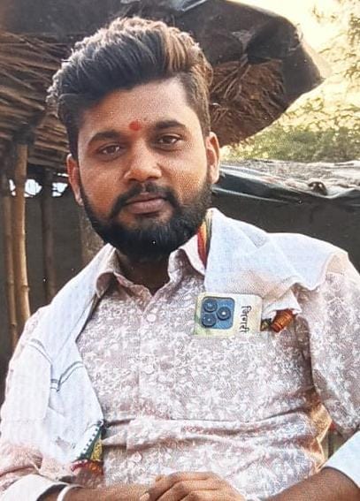 A car hit a young man and dragged him for 20 meters, resulting in his death
