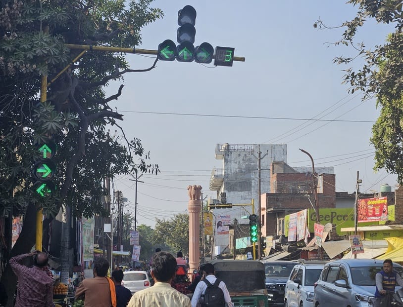 Traffic lights are operational at Kaimganj intersection, now arbitrariness will not be tolerated.