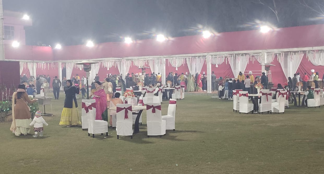 Automobile business booms during wedding season