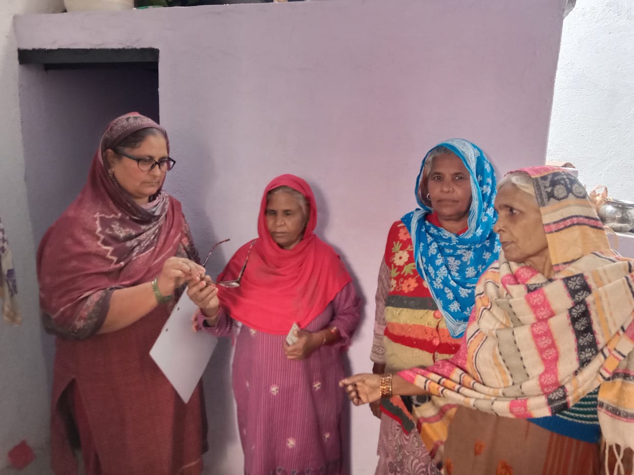 Asha workers distributed spectacles to the needy.