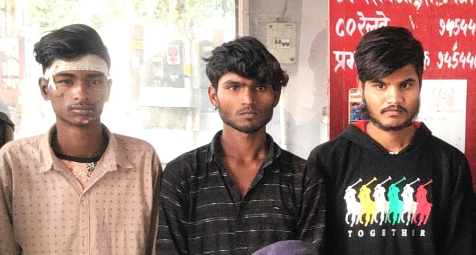 firozabad news tundla train criminal