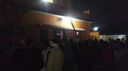 Muzaffarpur Bihar news : thief inter in house at the time of marraige villagers circle all