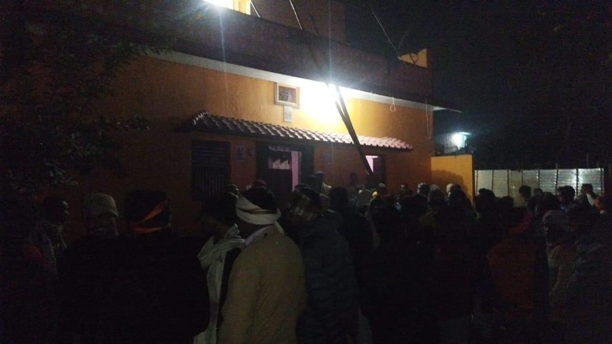 Muzaffarpur Bihar news : thief inter in house at the time of marraige villagers circle all