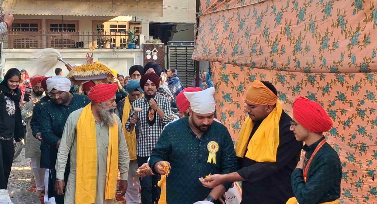 556th Prakash Guru Parv of Shri Guru Nanak Dev celebrated with enthusiasm
