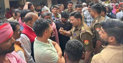 Five bike-borne assailants killed a constable's elder brother by pelting him with bricks, stones and sticks.