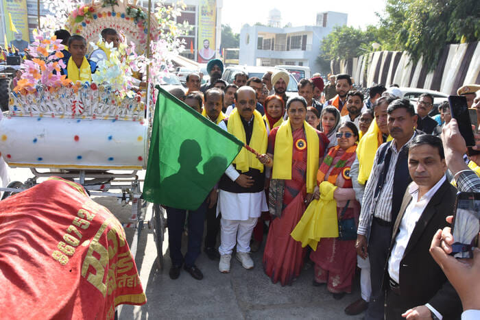 Procession taken out in Geeta Jayanti festival