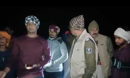 Bettiah bihar news Aunt and niece missing in boat accident in Gandak river Search continues today news