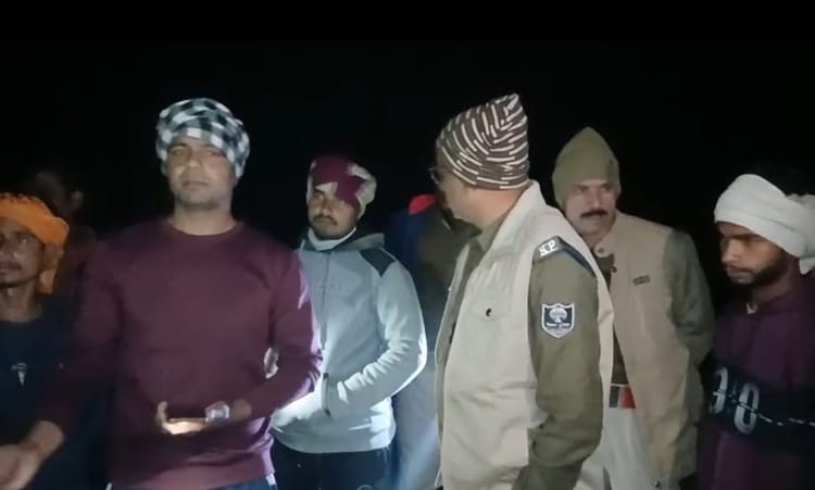 Bihar News: गंडक नदी में बड़ा हादसा, 20 सवारियों वाली नाव डूबी, दो बच्चियां अभी भी लापता खोज-बीन जारी