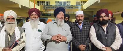 Throwing away the turbans of the servants is not tolerated, the administration is accused of bias.