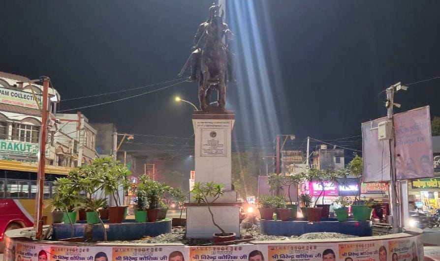 Five major squares of the city will be illuminated with lights and marble, renovation work will be completed by December.