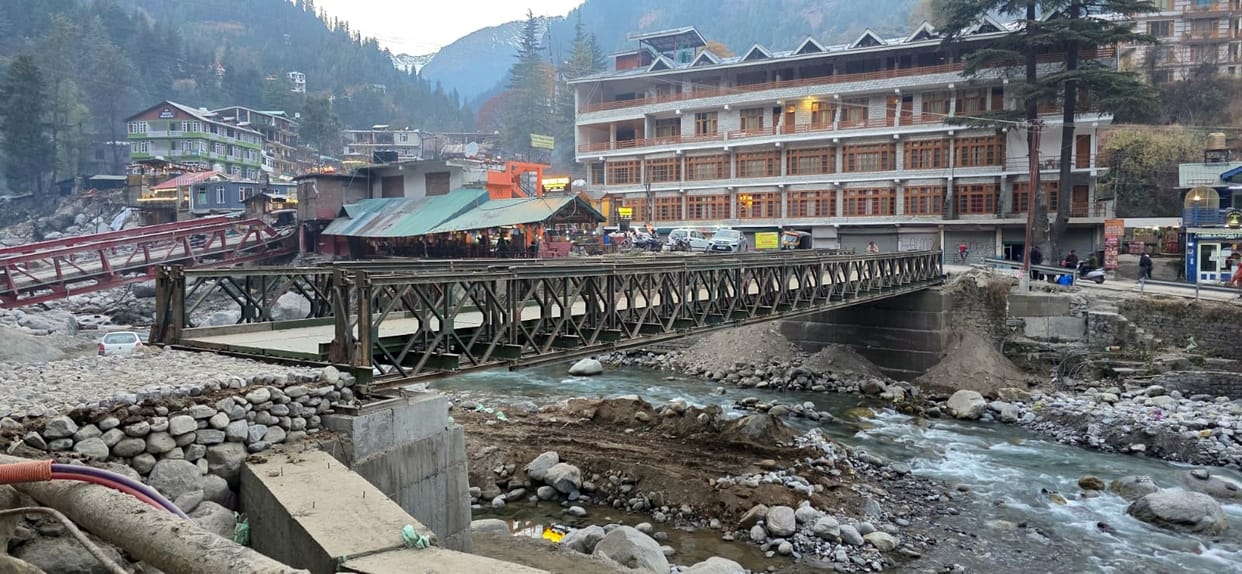 Vehicles will soon run through Bailey Bridge of Old Manali
