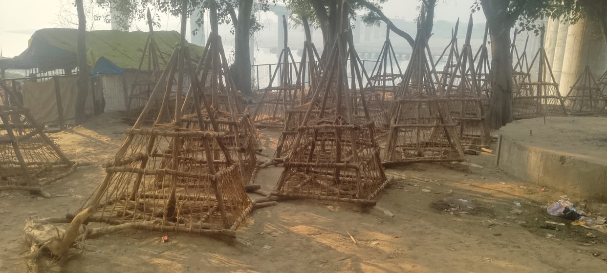 The pontoon bridge will be strengthened by anchors.