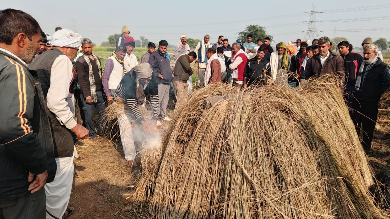 In the case of the death of a female constable in Aligarh, the father said will file a complaint of murder