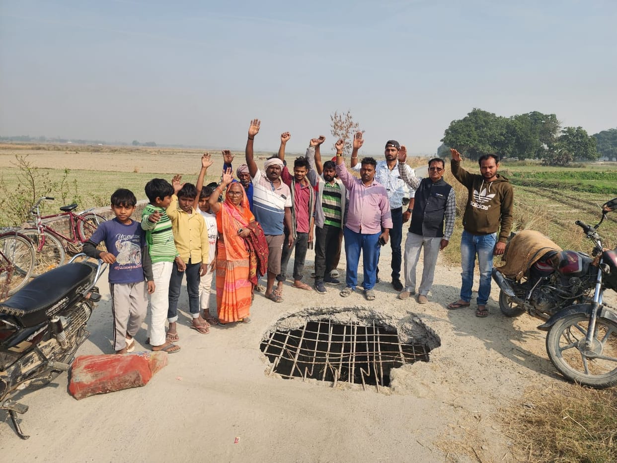 The villagers demonstrated to get the culvert constructed.