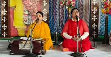 Importance of knowledge in life was told to the devotees in the satsang