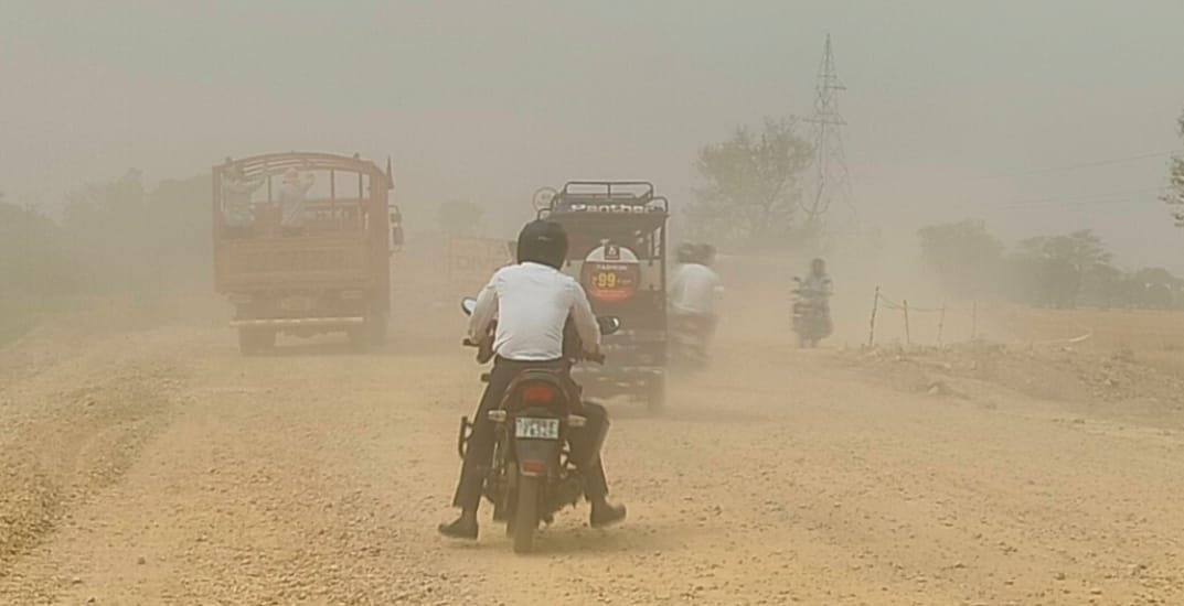 Dust clouds on the under-construction highway are making people sick.
