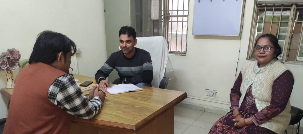 Children are getting sick due to cold, stomach ache is also troubling them.