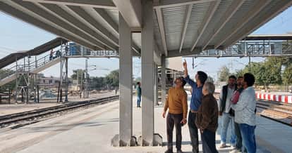 Took stock of the ongoing construction and improvement works at the railway station