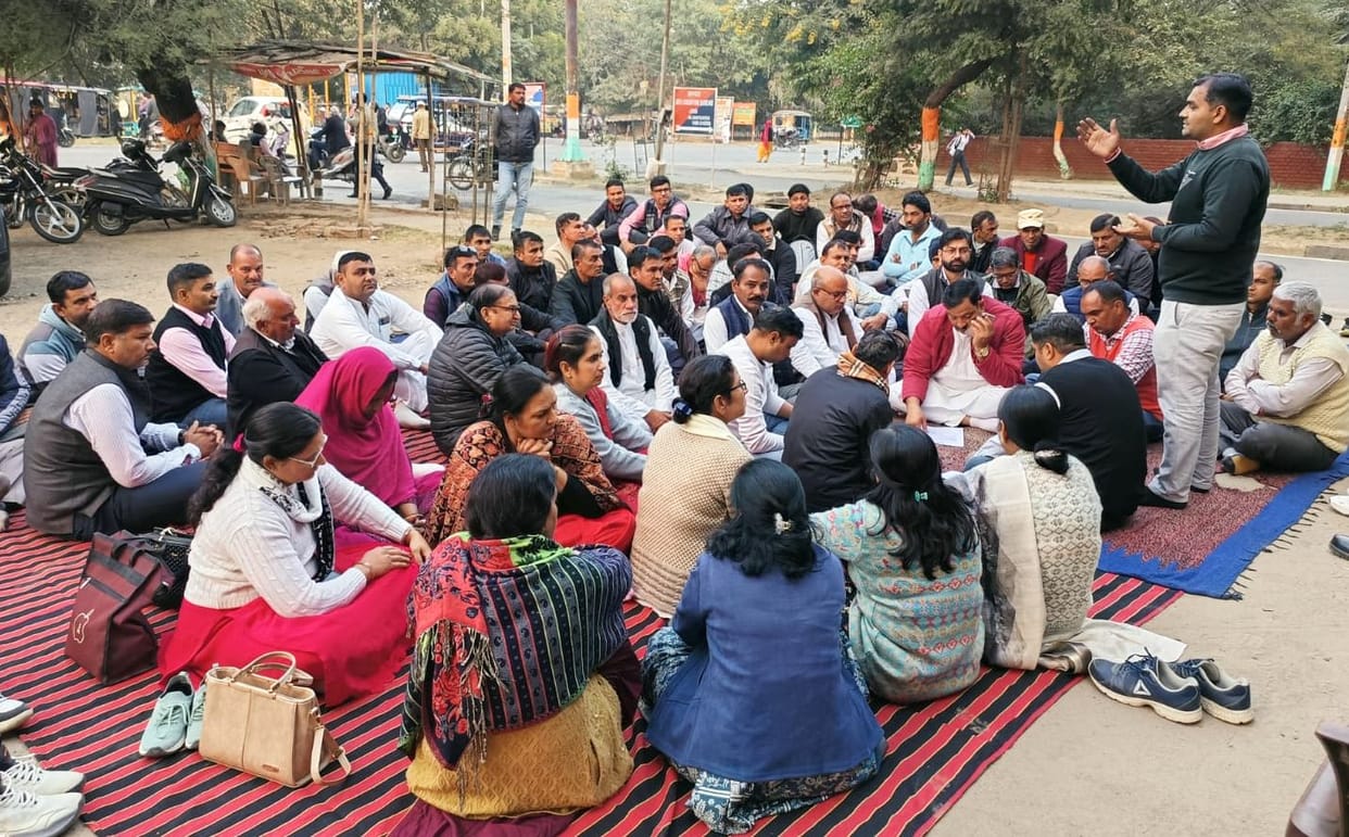 Copies burnt in protest against FIR being lodged against the state president
