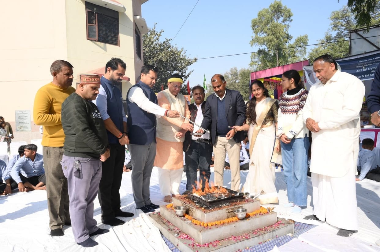 Children gave a captivating performance on the essence of the Gita and Haryanvi culture.