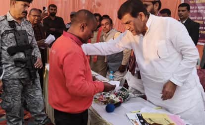 Server issues cause many users to return